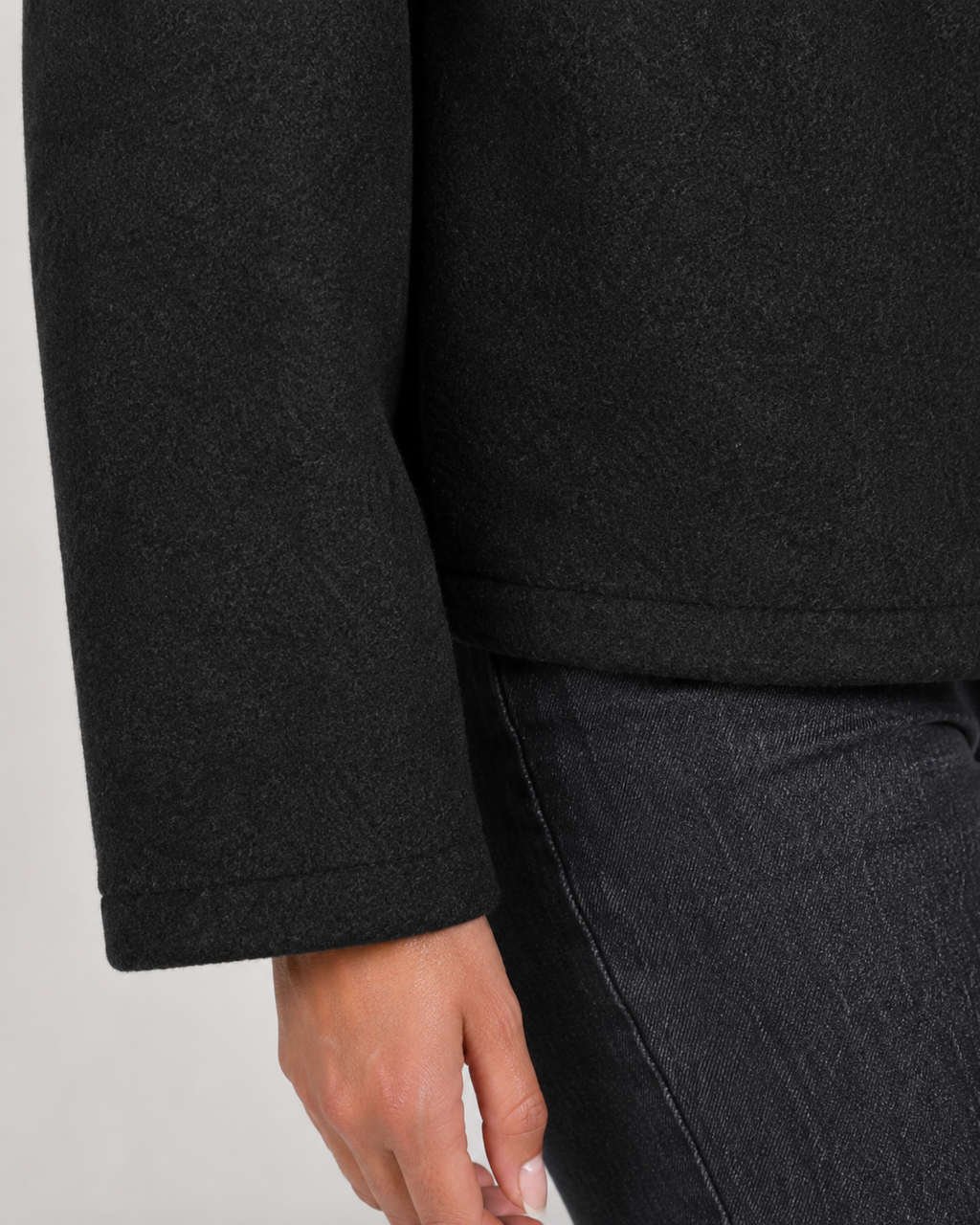 Oksana | Cropped Zip-Up Jacket with Collar